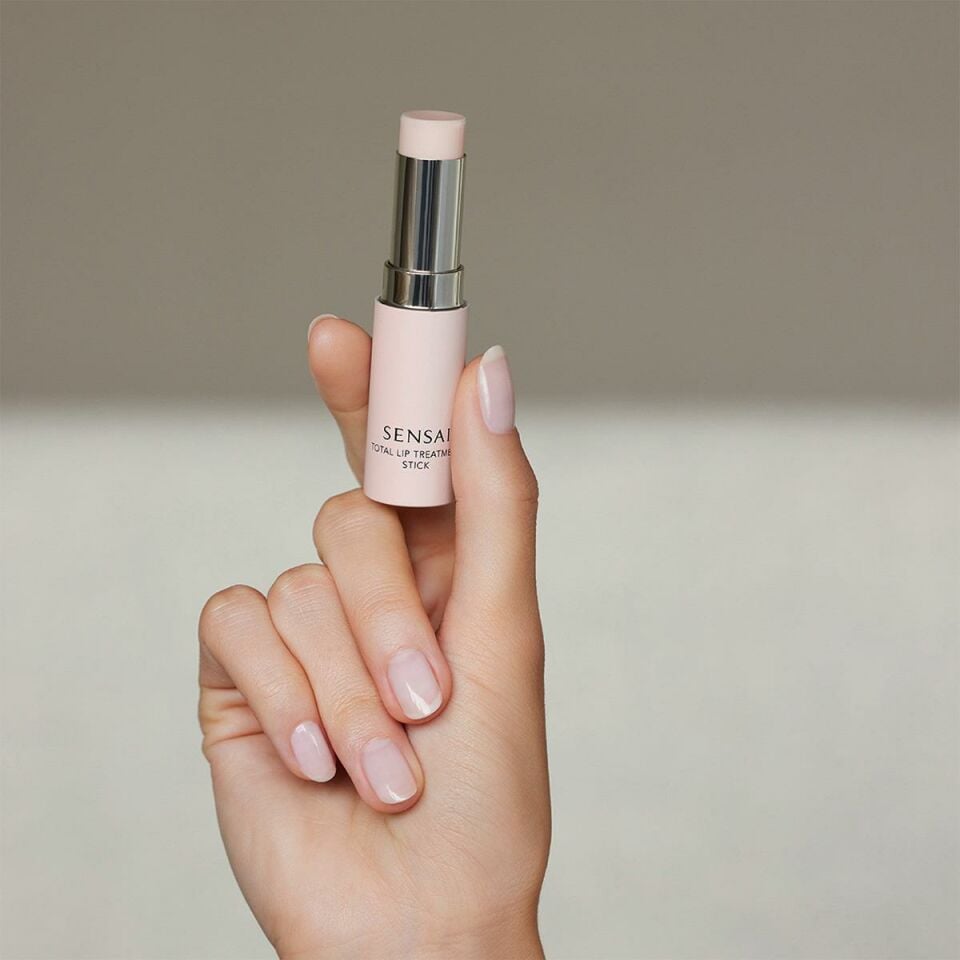 Total Lip Treatment Stick- Dudak Bakımı