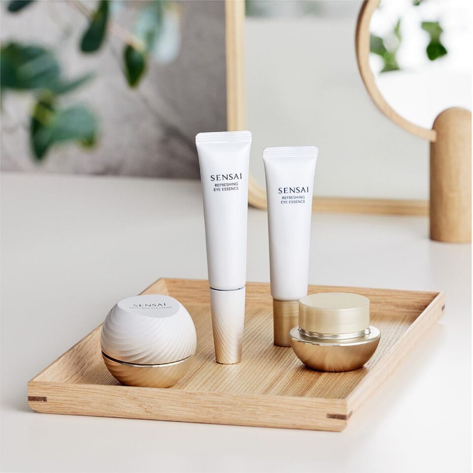 Refreshing Eye Essence  (Refill) - Yenileyici Göz Bakım Serumu 20 ml
