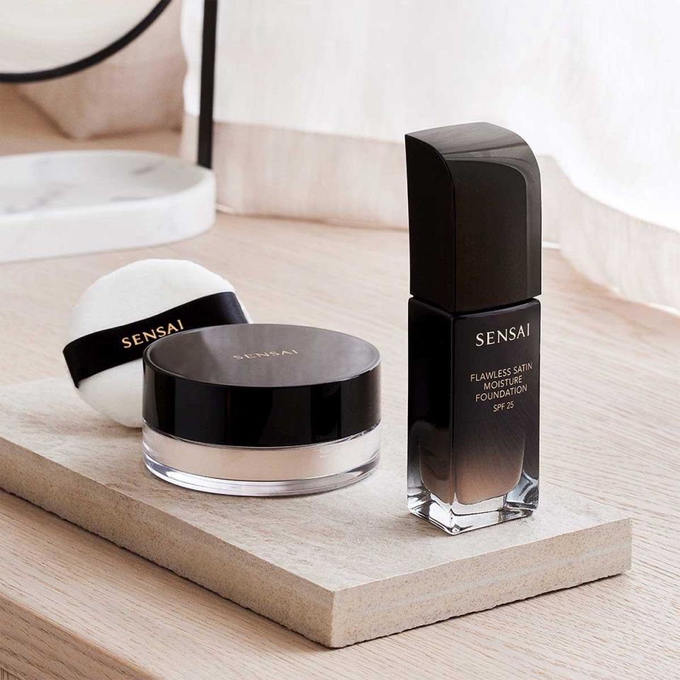 Flawless Satin Moisture Foundation - Fondöten Flawless Satin Moisture Foundation FS204 - Fondöten