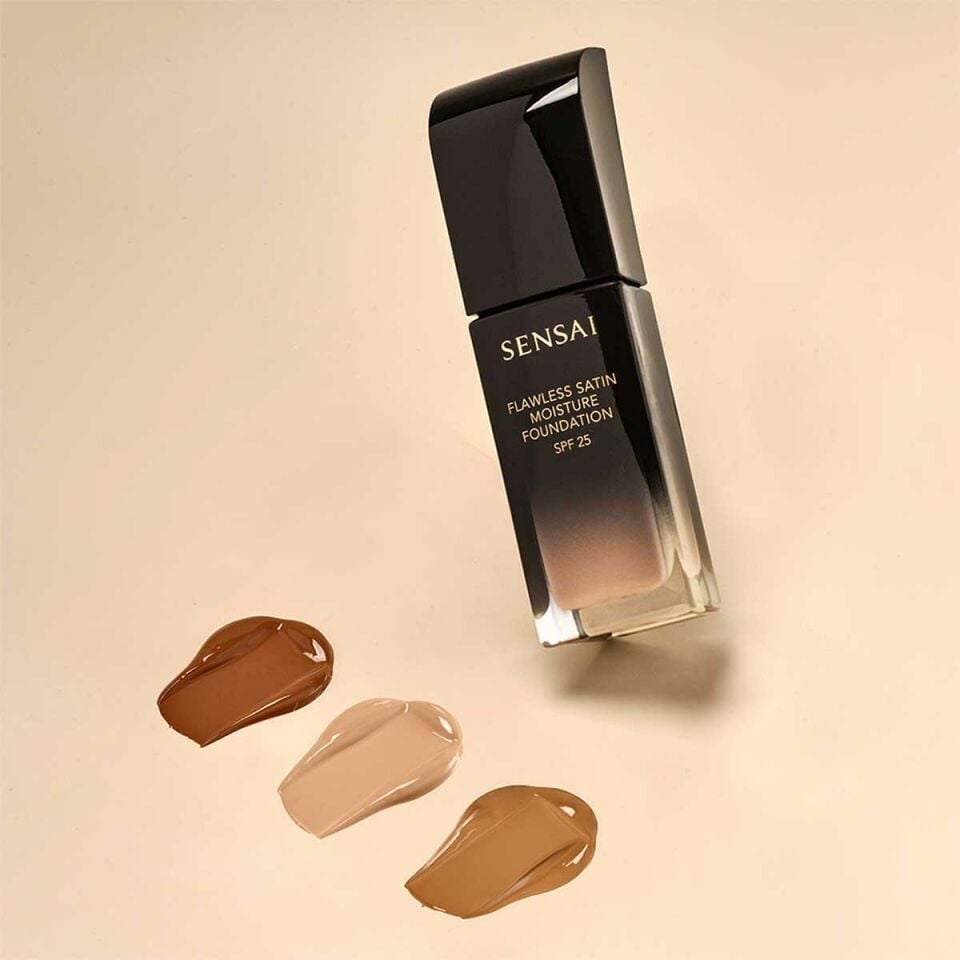 Flawless Satin Moisture Foundation - Fondöten Flawless Satin Moisture Foundation FS204.5 - Fondöten