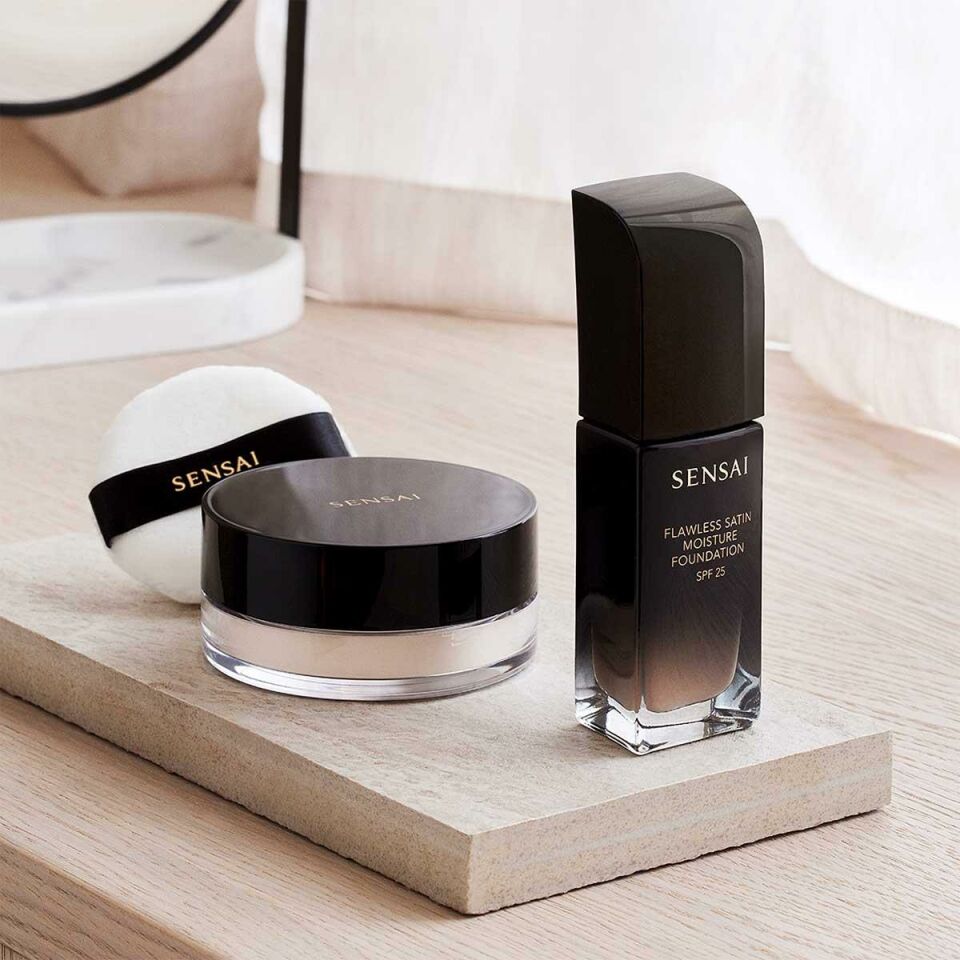 Flawless Satin Moisture Foundation - Fondöten Flawless Satin Moisture Foundation FS204.5 - Fondöten