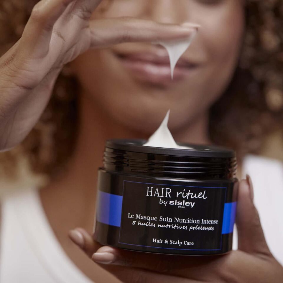 Velvet Nourishing Cream With Saffron Flowers - Safran Çiçekli Besleyici Kadifemsi Krem 50 ml
