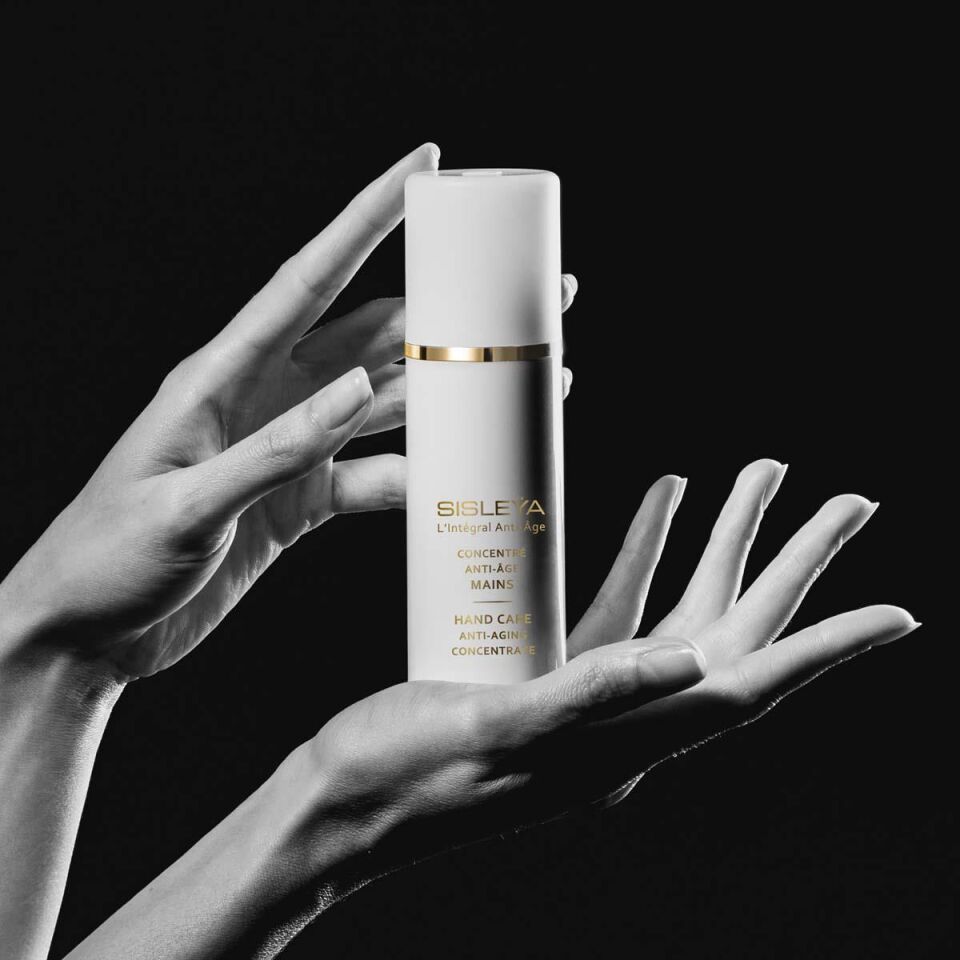 Sisleya L'integral Anti-Age Hand Anti-Aging Concentrated SPF30 - Yaşlanma Karşıtı El Kremi 75 ml