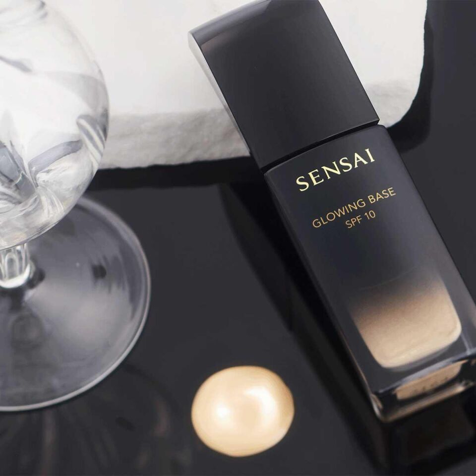 Sensai Glowing Base 30 ml